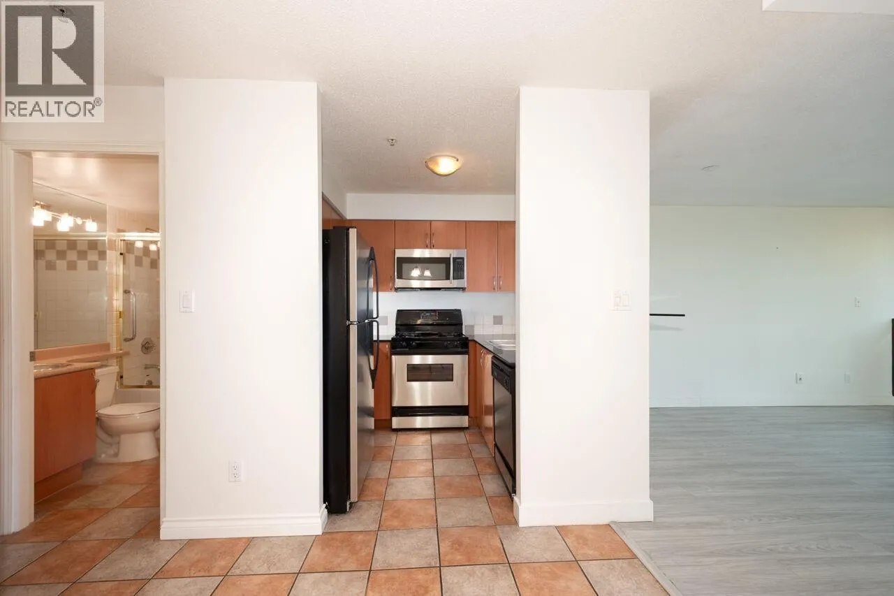209 63 KEEFER PLACE