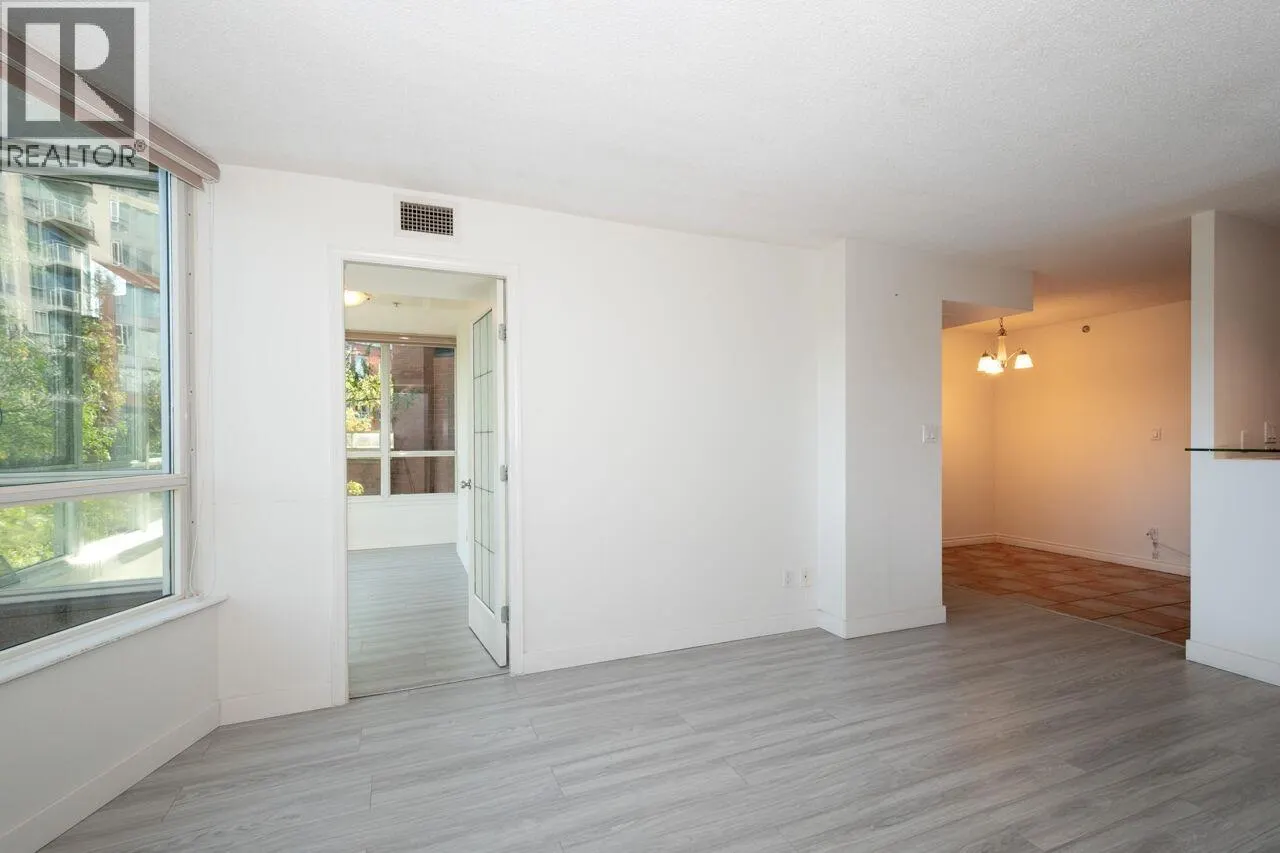 209 63 KEEFER PLACE