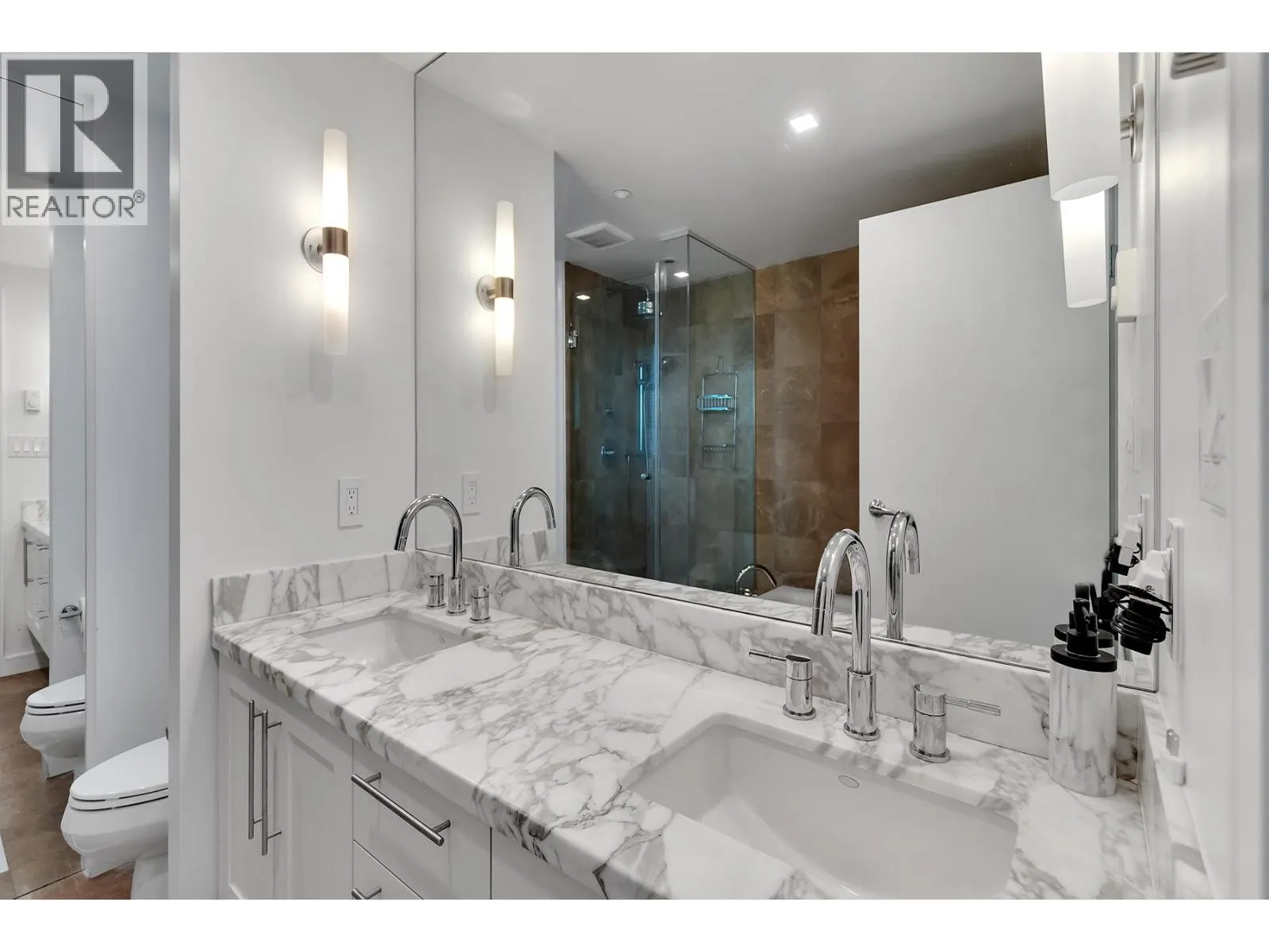 1904 1616 BAYSHORE DRIVE