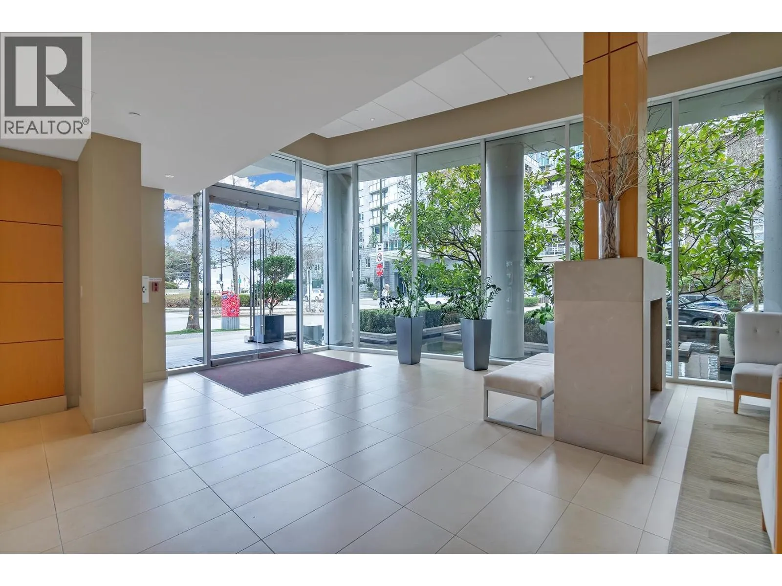 1904 1616 BAYSHORE DRIVE