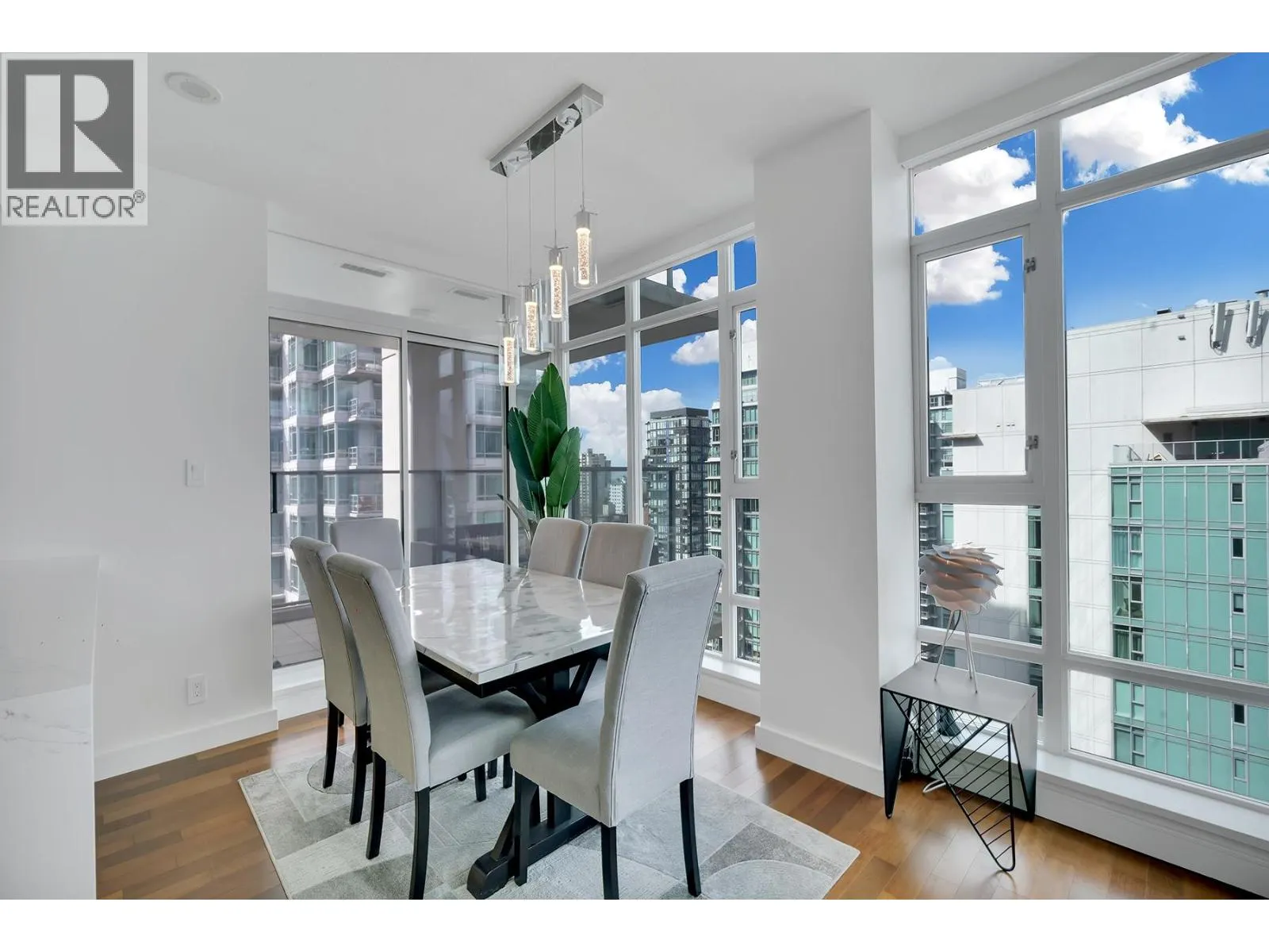1904 1616 BAYSHORE DRIVE