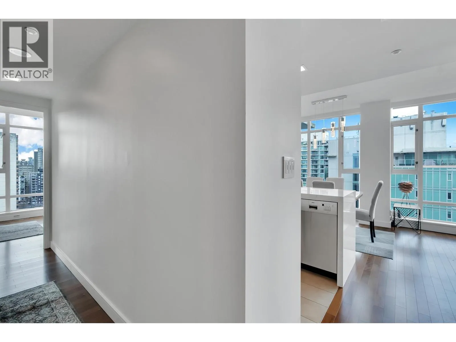 1904 1616 BAYSHORE DRIVE