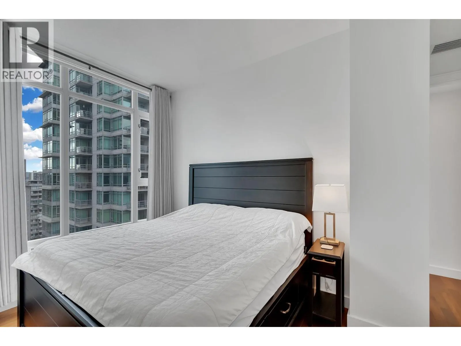 1904 1616 BAYSHORE DRIVE