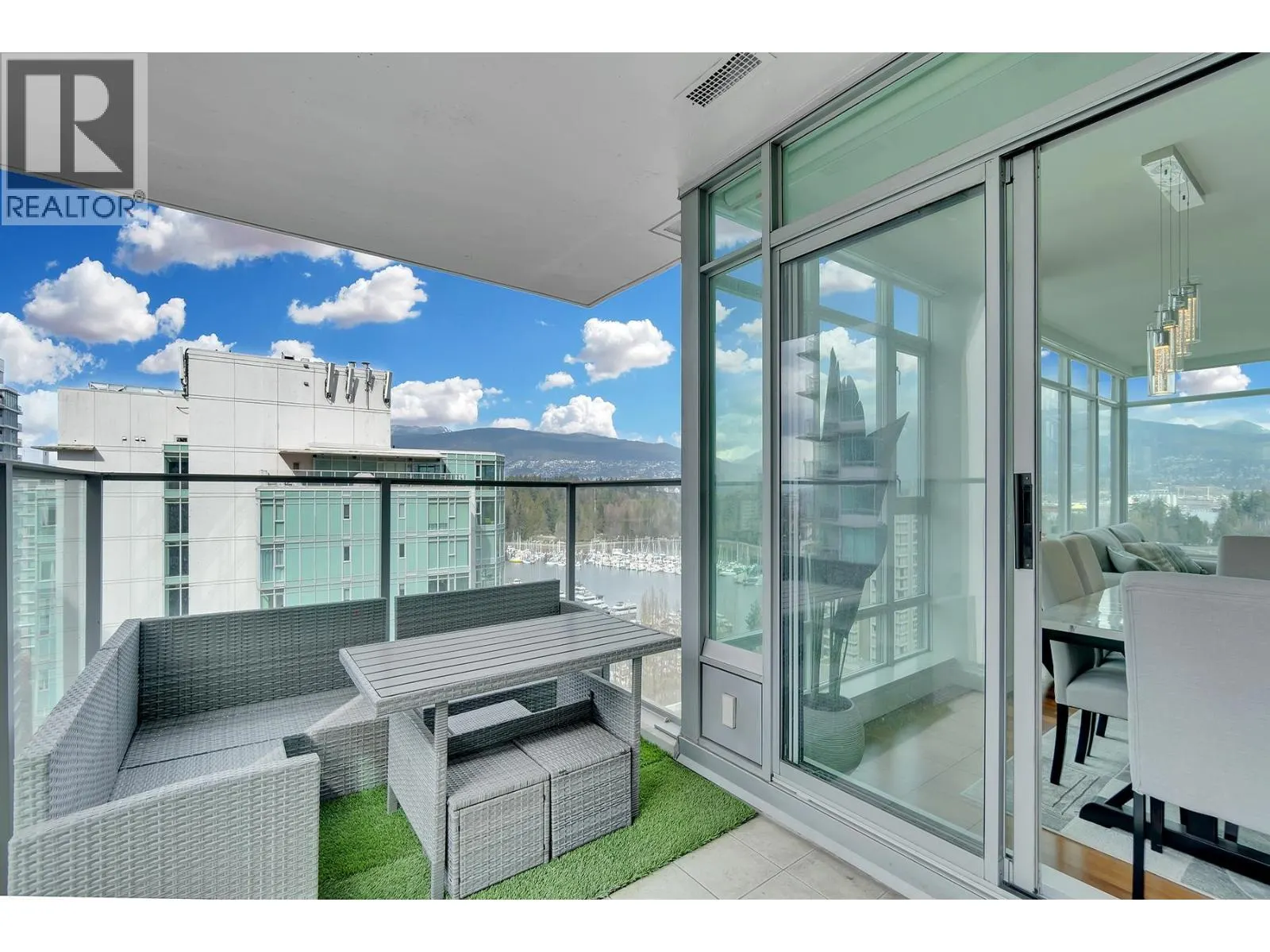 1904 1616 BAYSHORE DRIVE