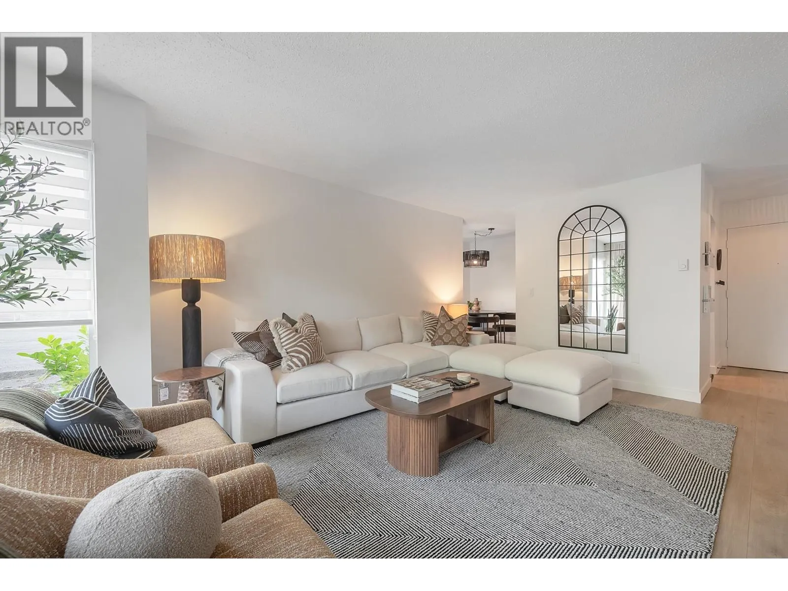 204 2240 WALL STREET
