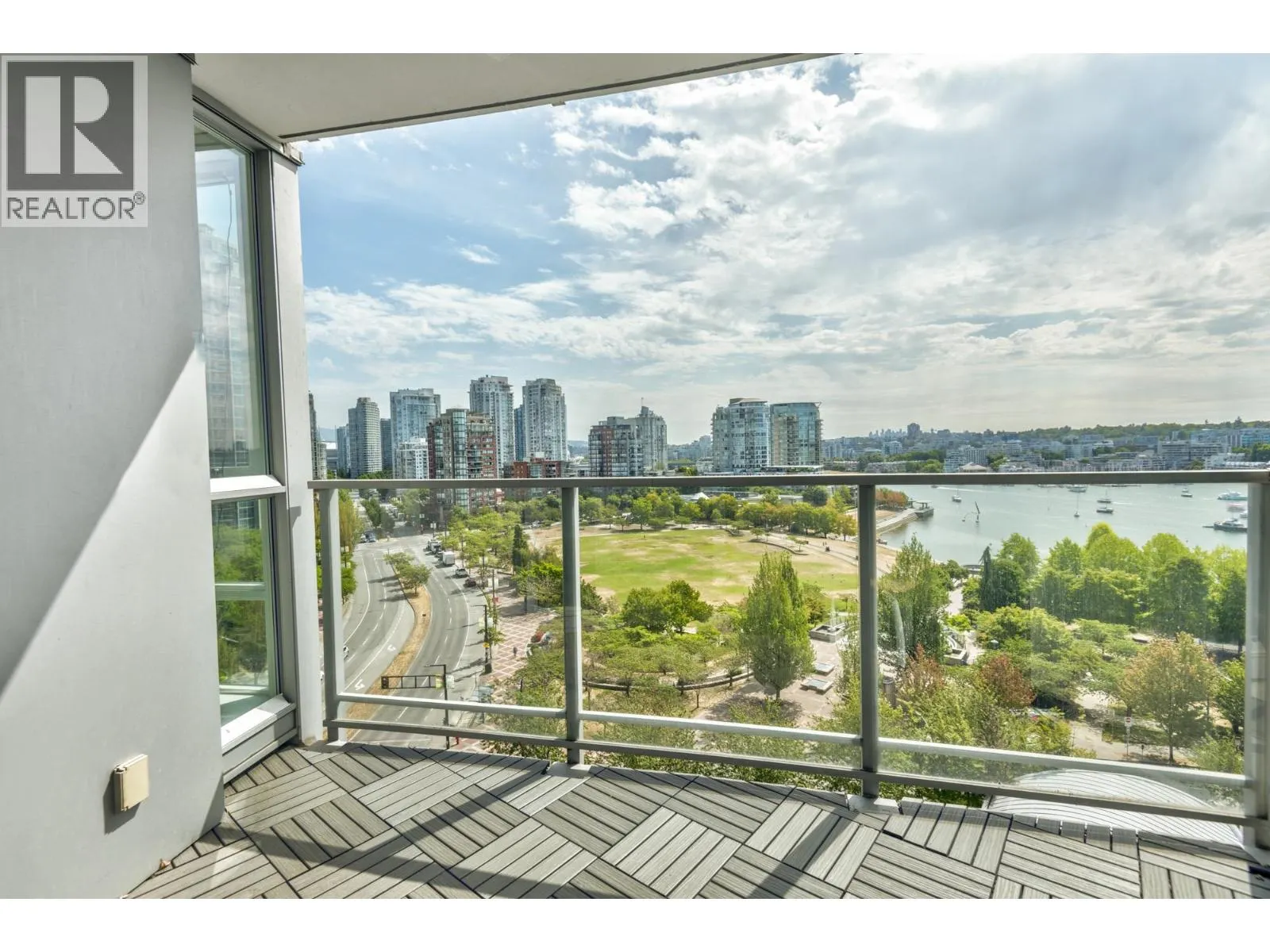 1207 1408 STRATHMORE MEWS