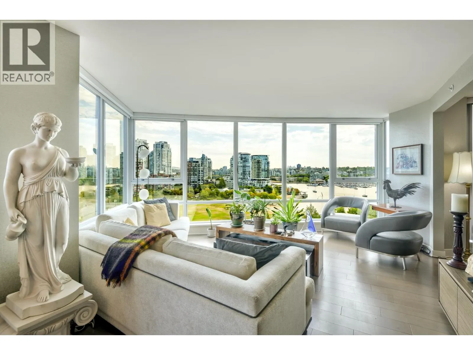 1207 1408 STRATHMORE MEWS