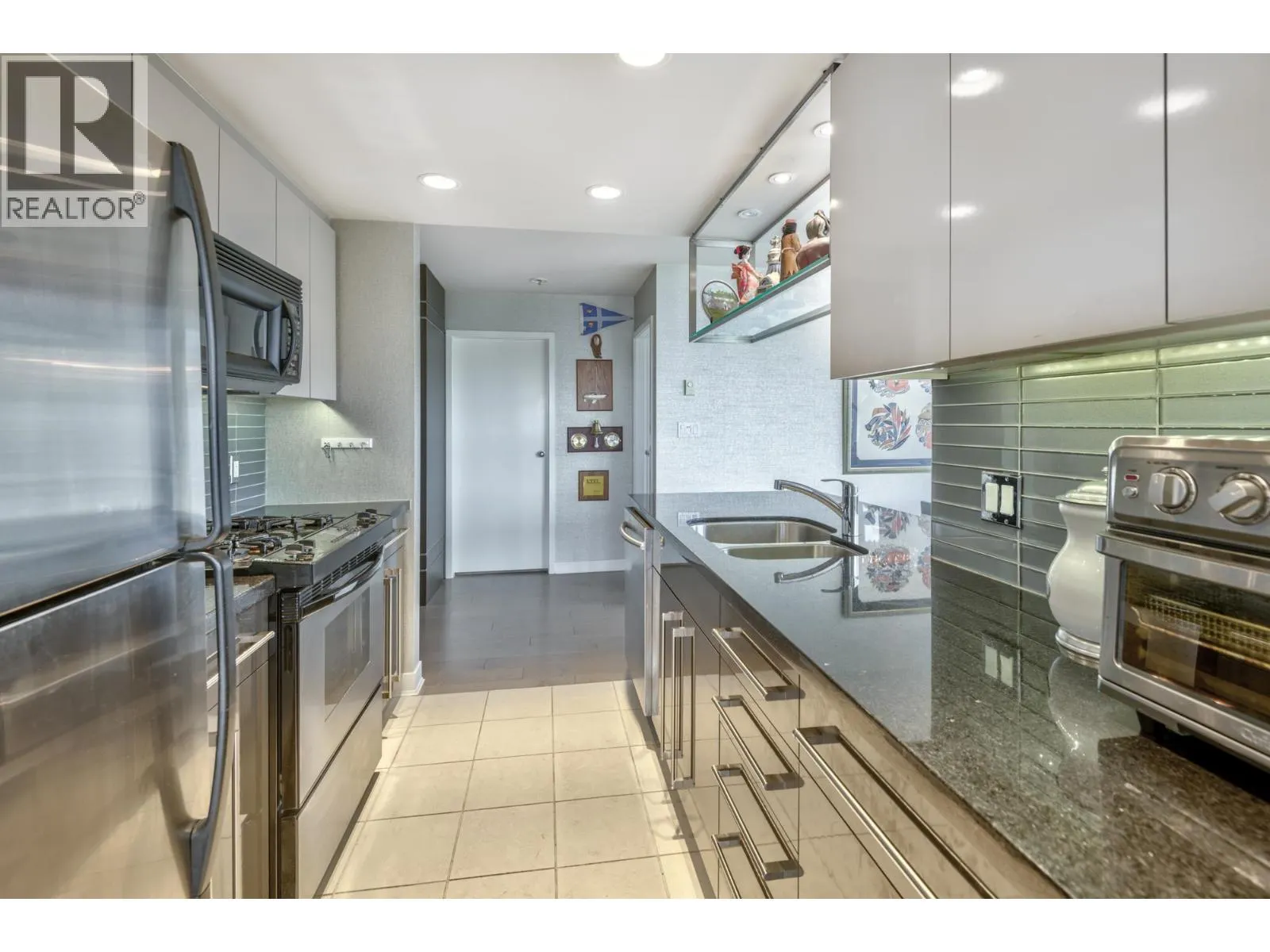 1207 1408 STRATHMORE MEWS