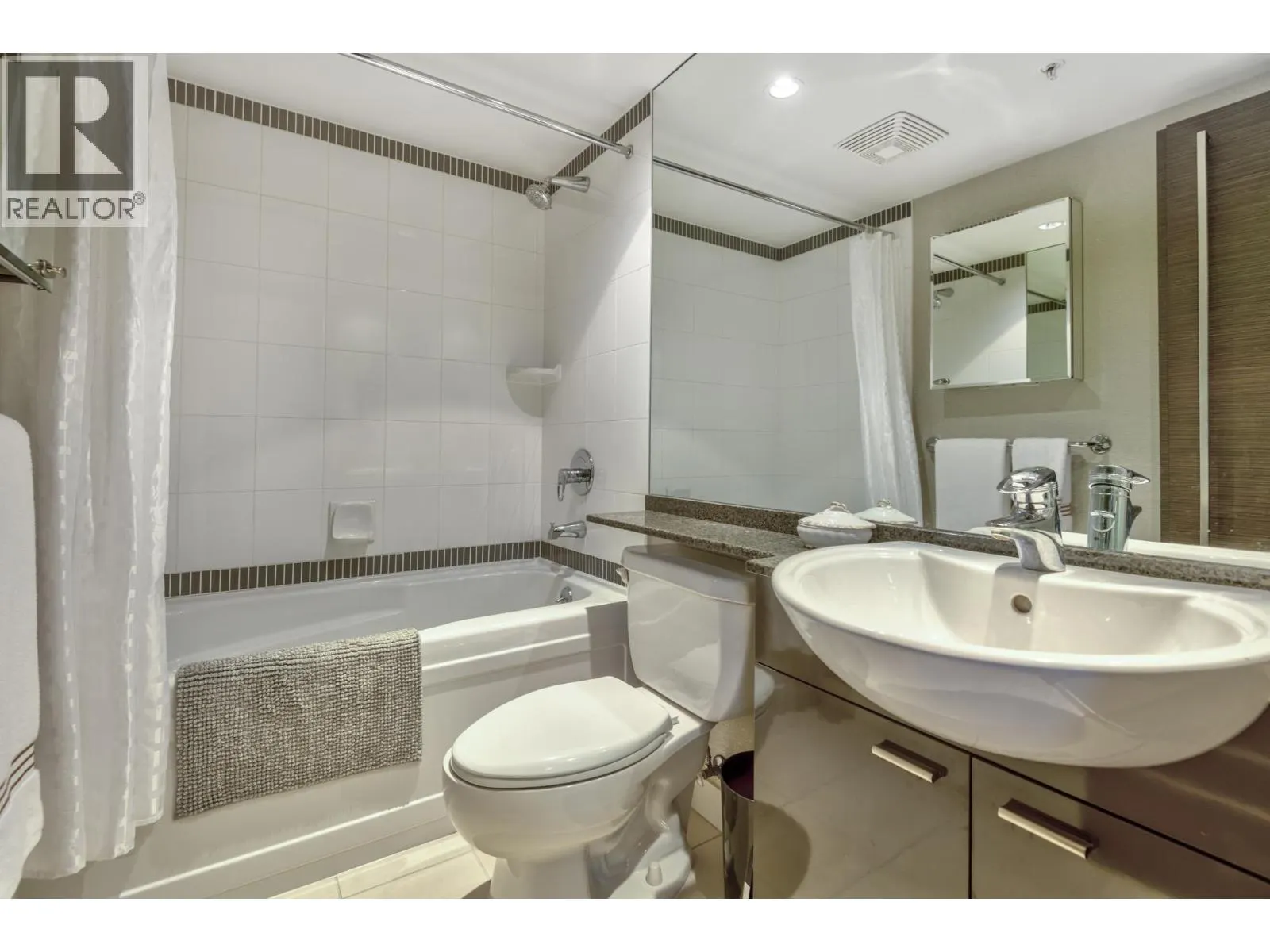 1207 1408 STRATHMORE MEWS