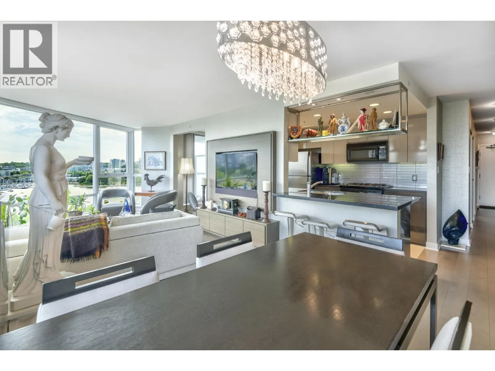 1207 1408 STRATHMORE MEWS