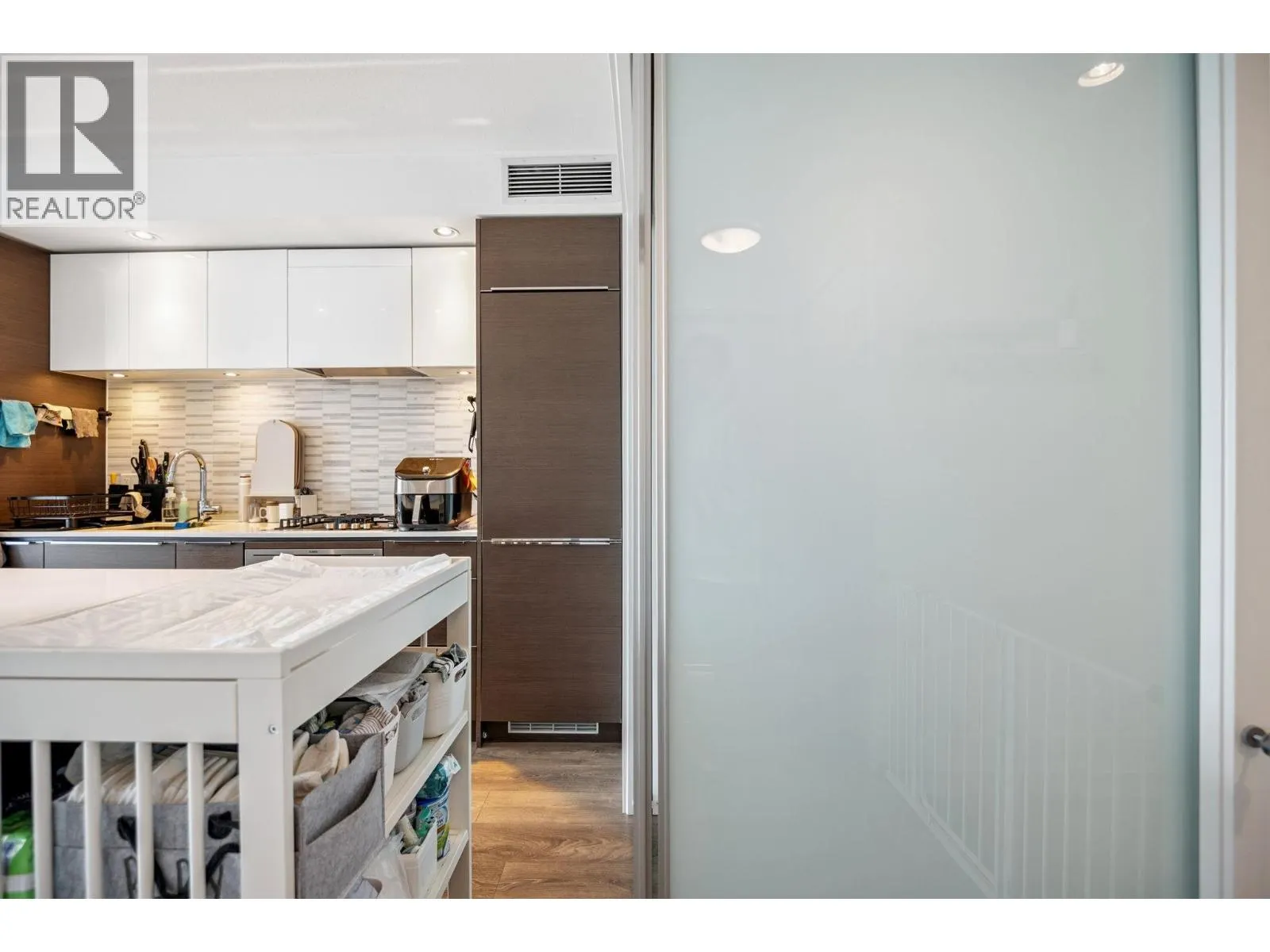 1308 5233 GILBERT ROAD
