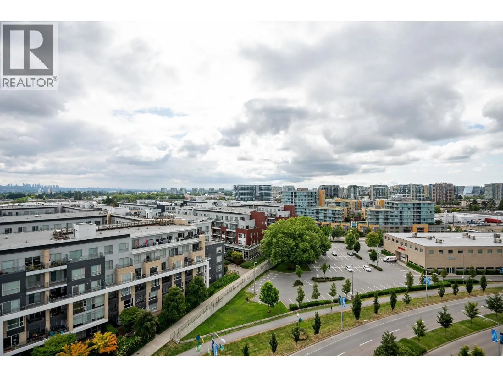 1308 5233 GILBERT ROAD