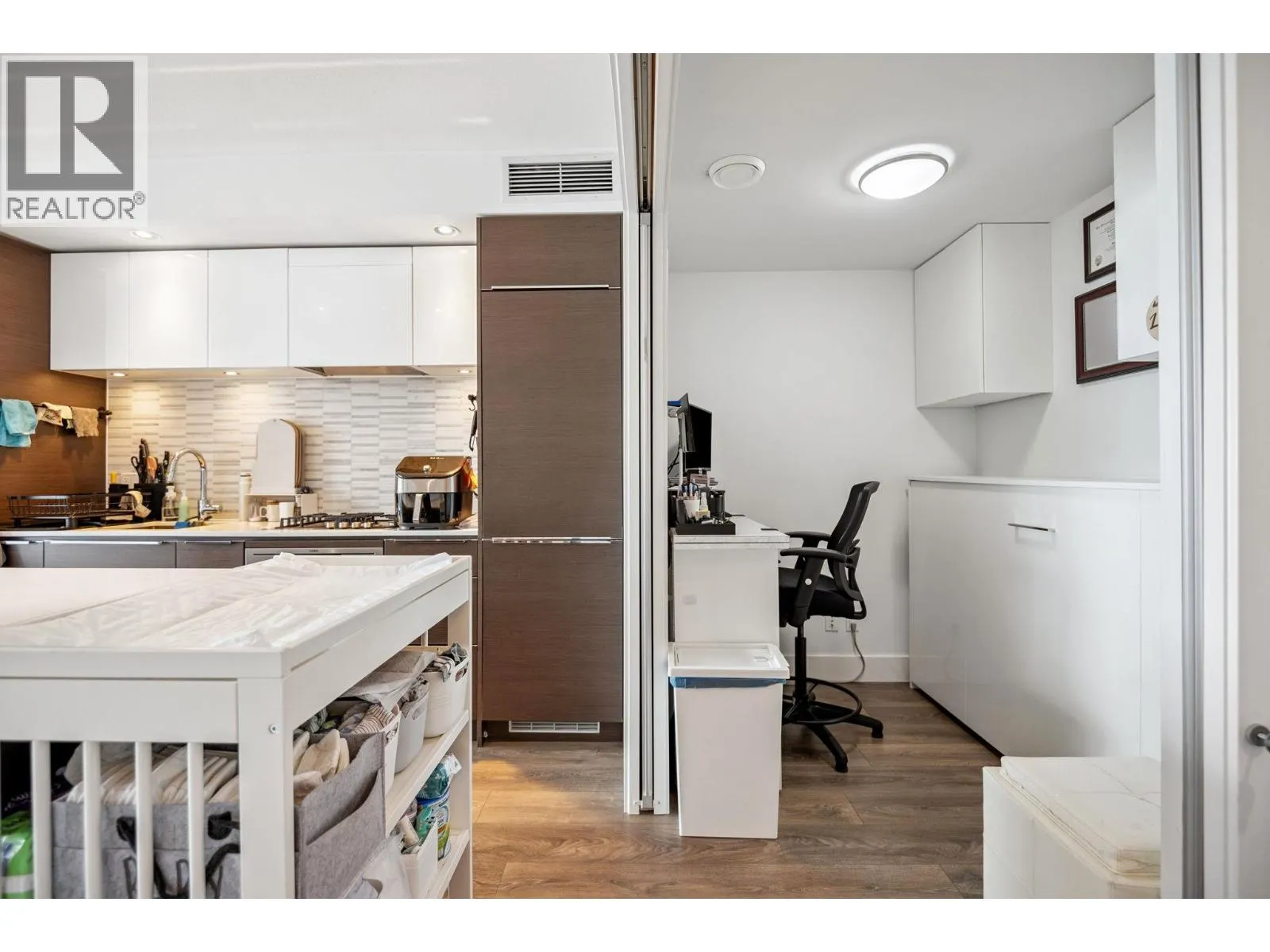 1308 5233 GILBERT ROAD