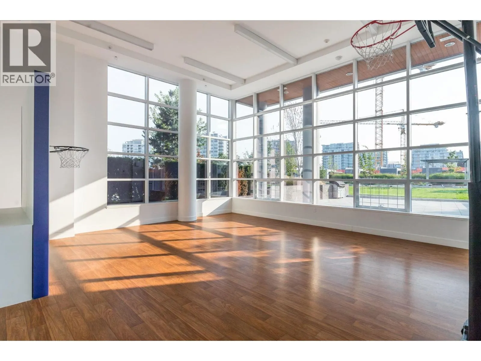 1308 5233 GILBERT ROAD