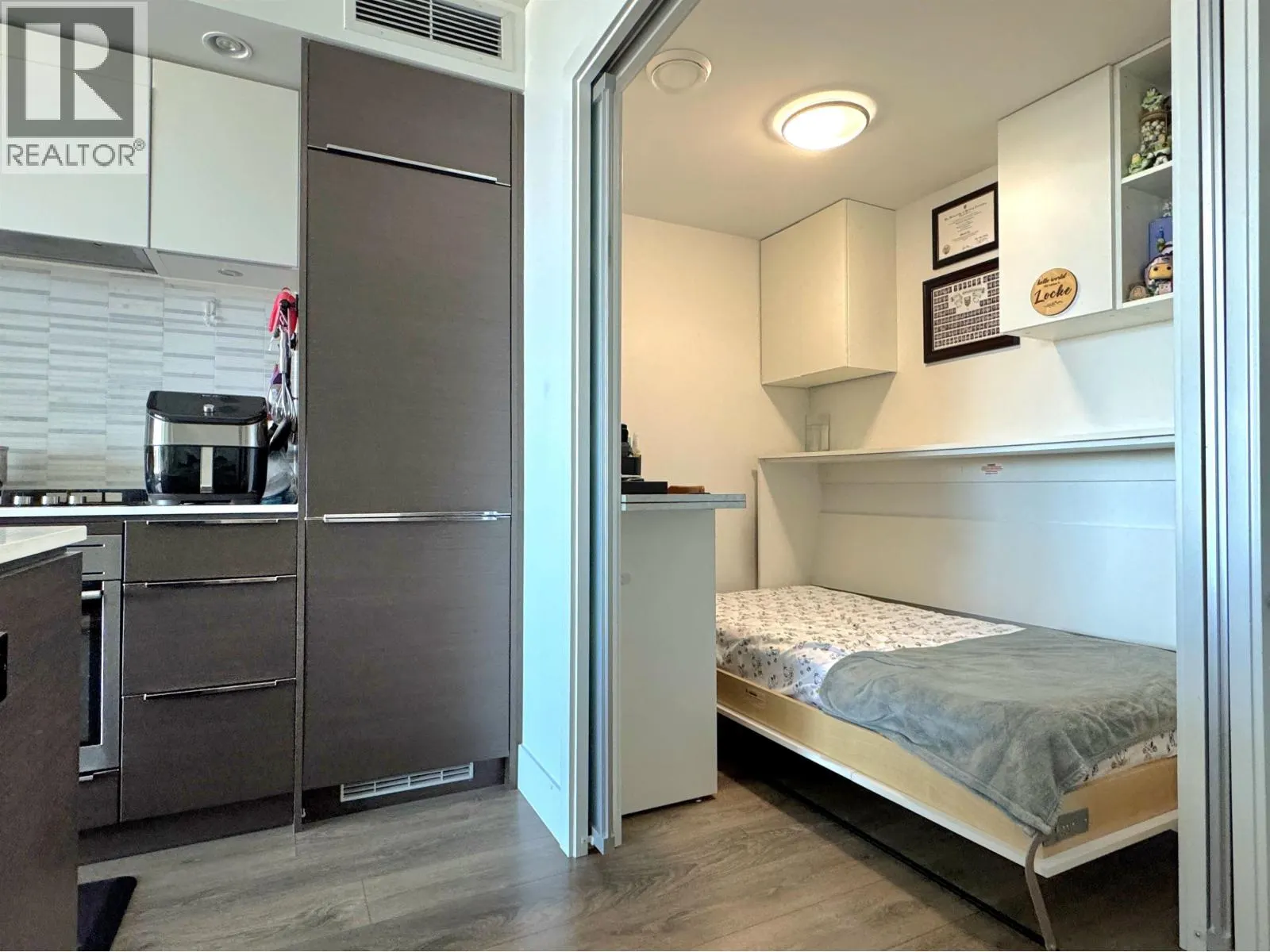 1308 5233 GILBERT ROAD