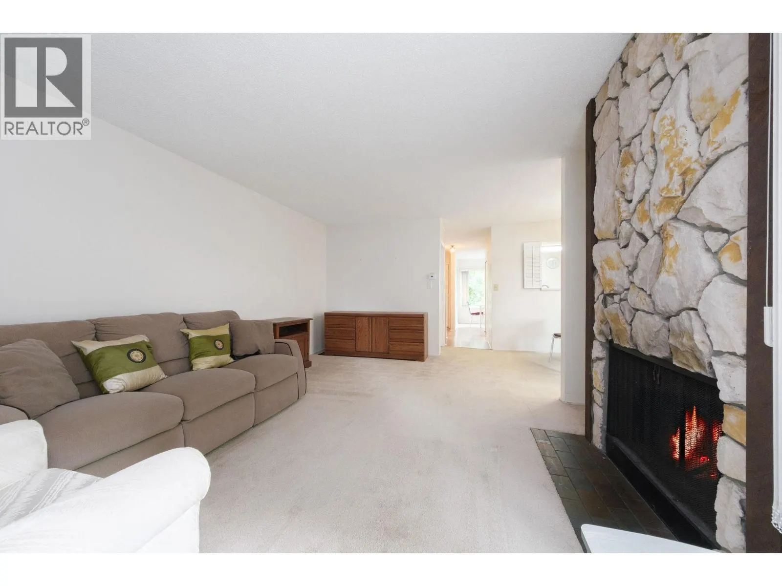 4728 WILLOWDALE PLACE
