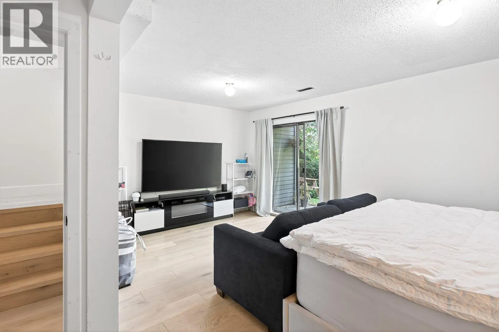 7301 CAPISTRANO DRIVE