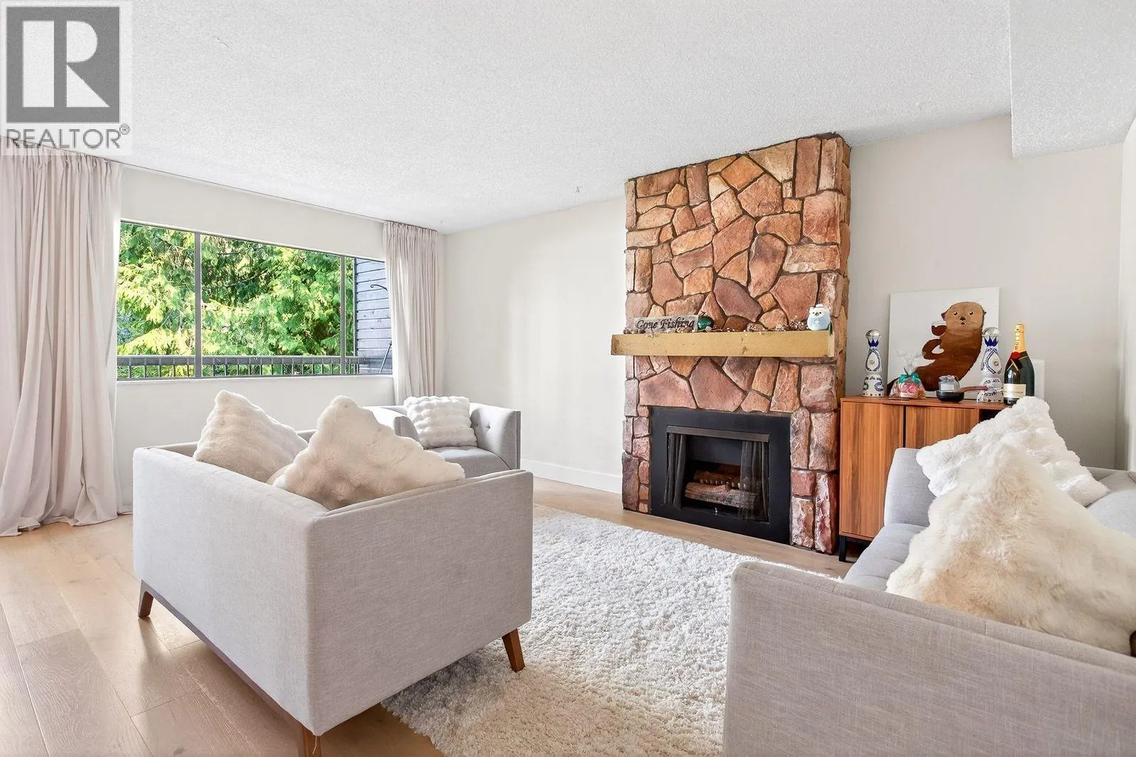 7301 CAPISTRANO DRIVE