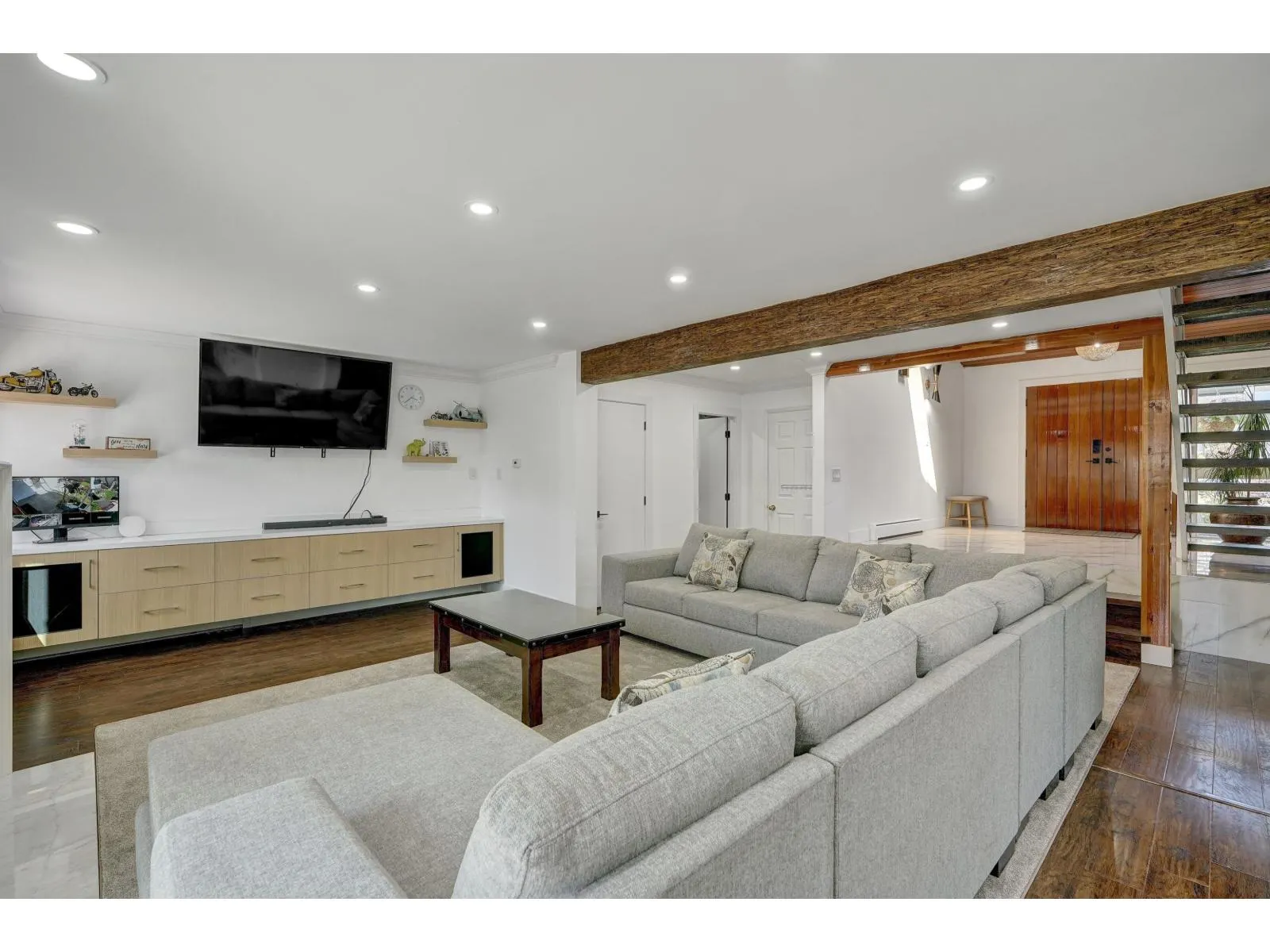 6875 ROCKFORD PLACE