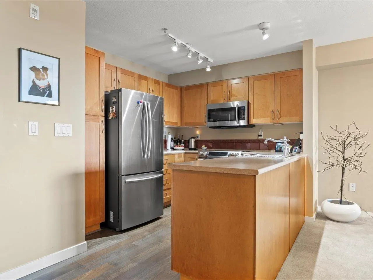 310 15621 MARINE DRIVE
