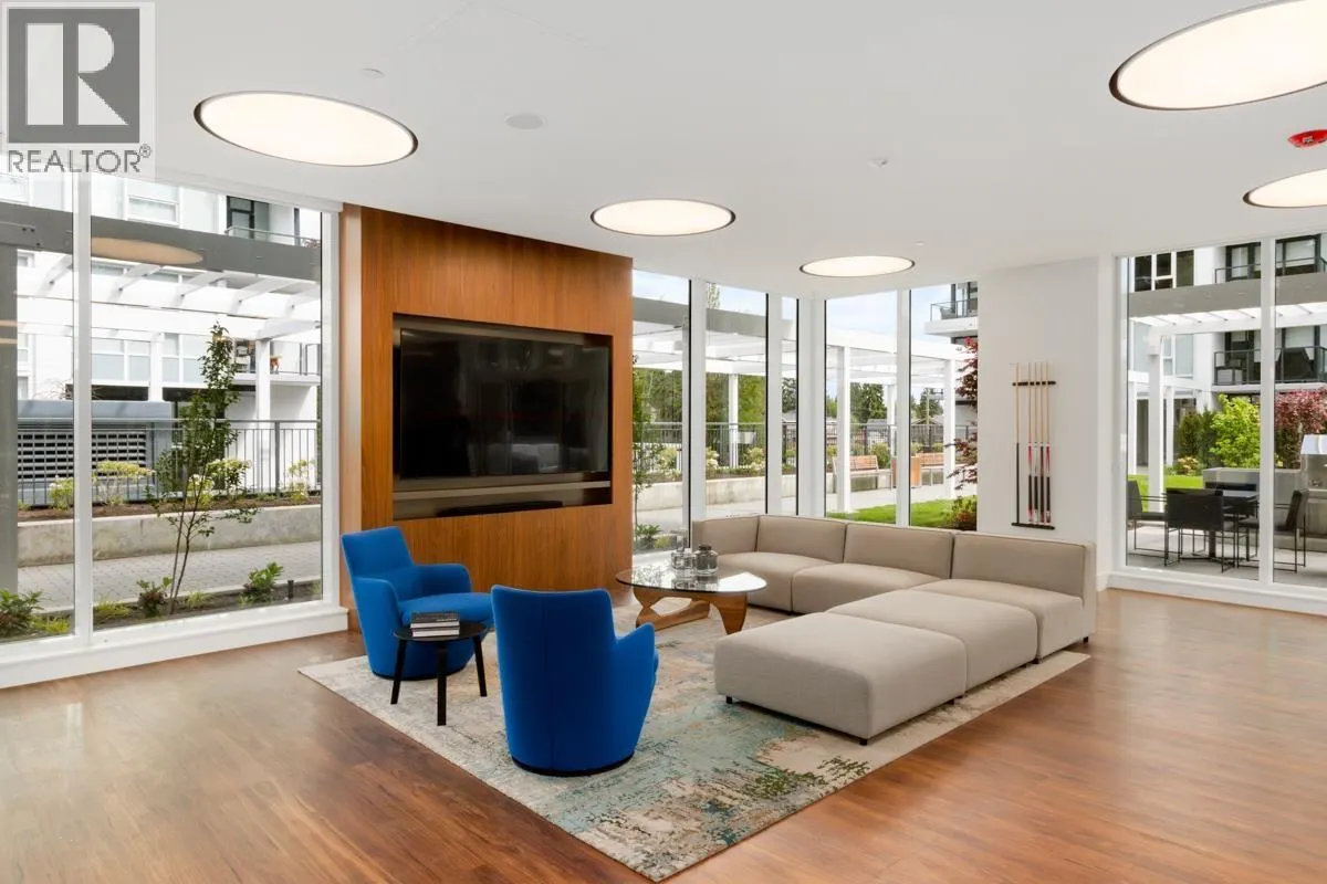 1702 585 AUSTIN AVENUE