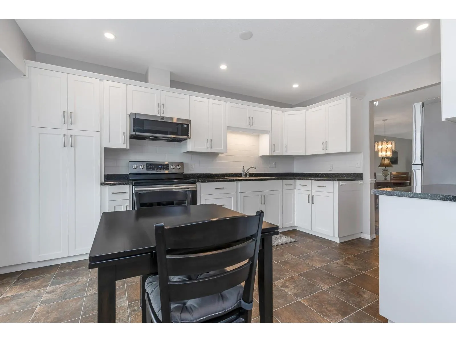 128 32691 GARIBALDI DRIVE