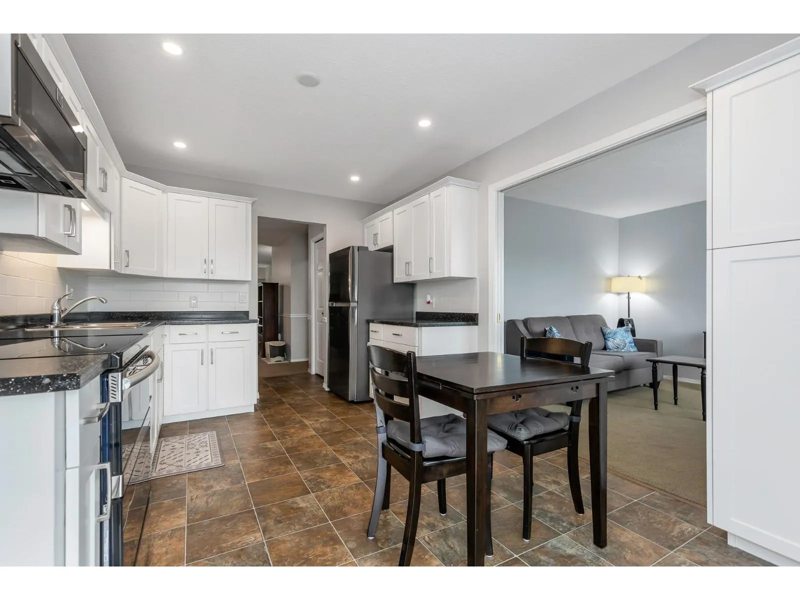128 32691 GARIBALDI DRIVE