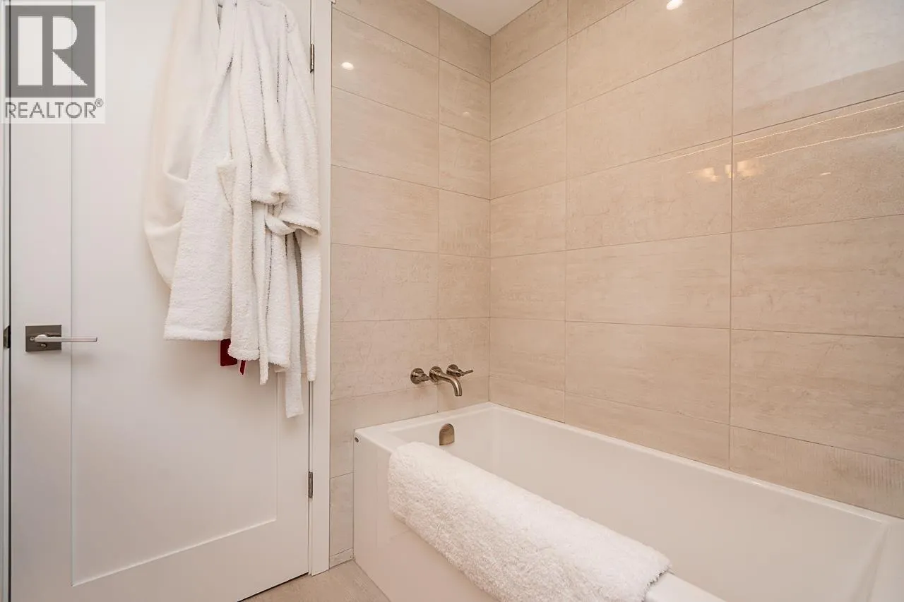 102 1205 HAROLD ROAD