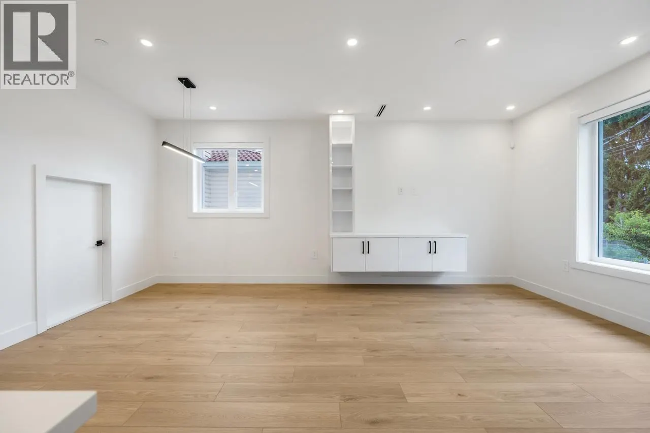 1 3090 VANNESS AVENUE