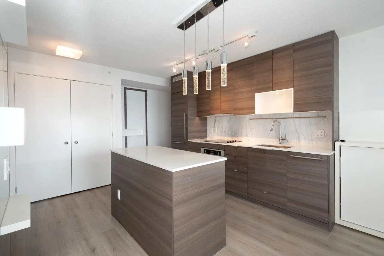 2912 13398 104 AVENUE