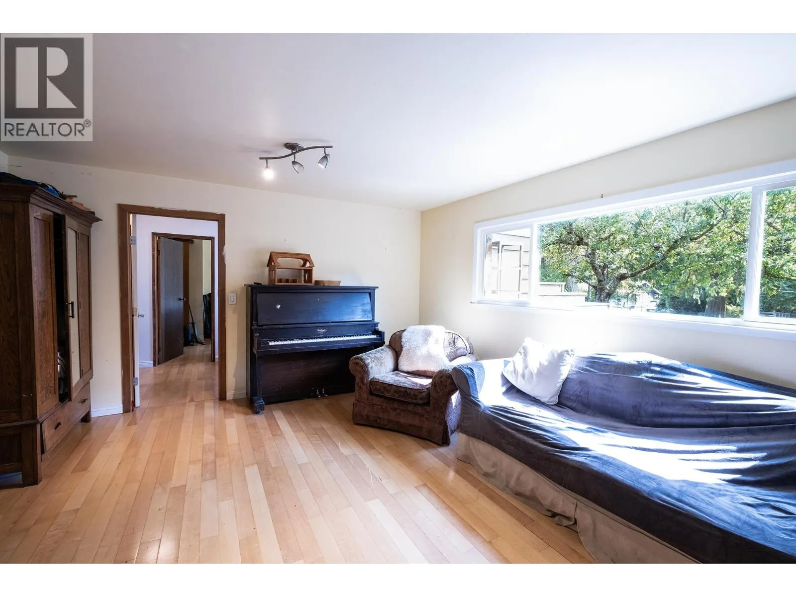 1160 ROSAMUND ROAD