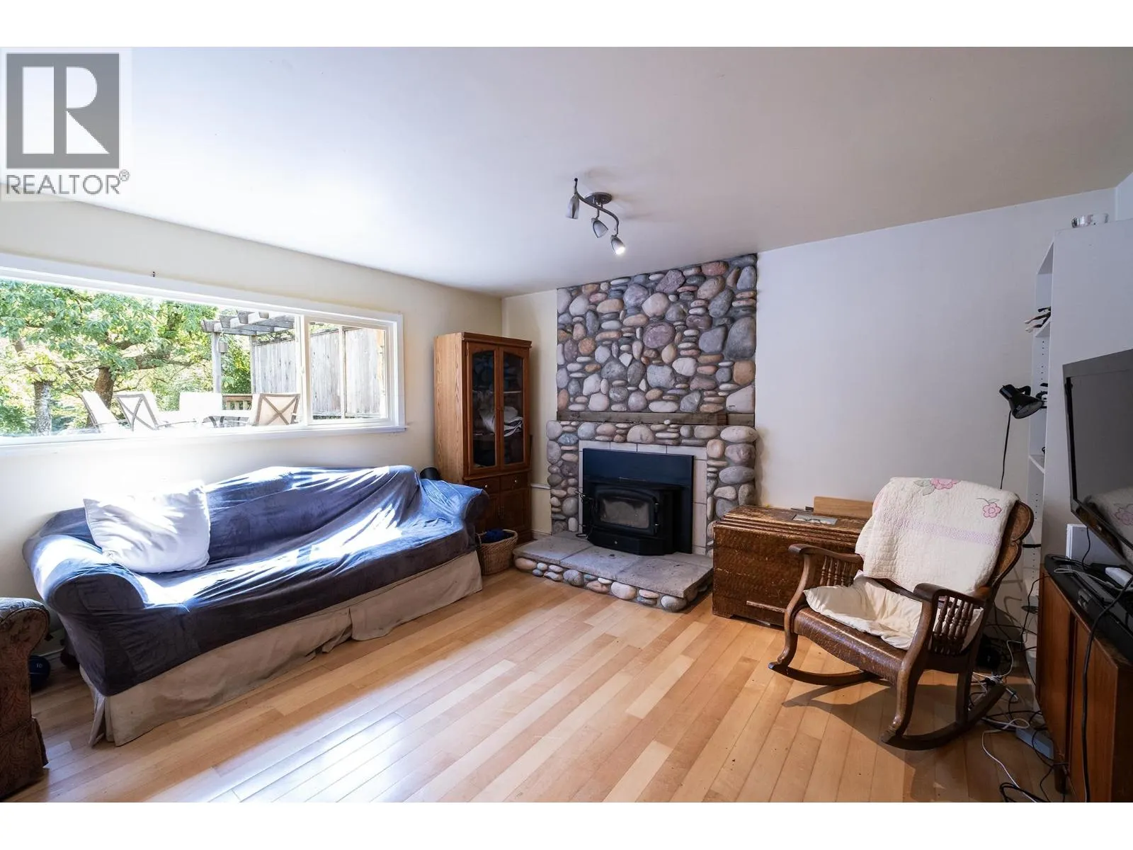 1160 ROSAMUND ROAD