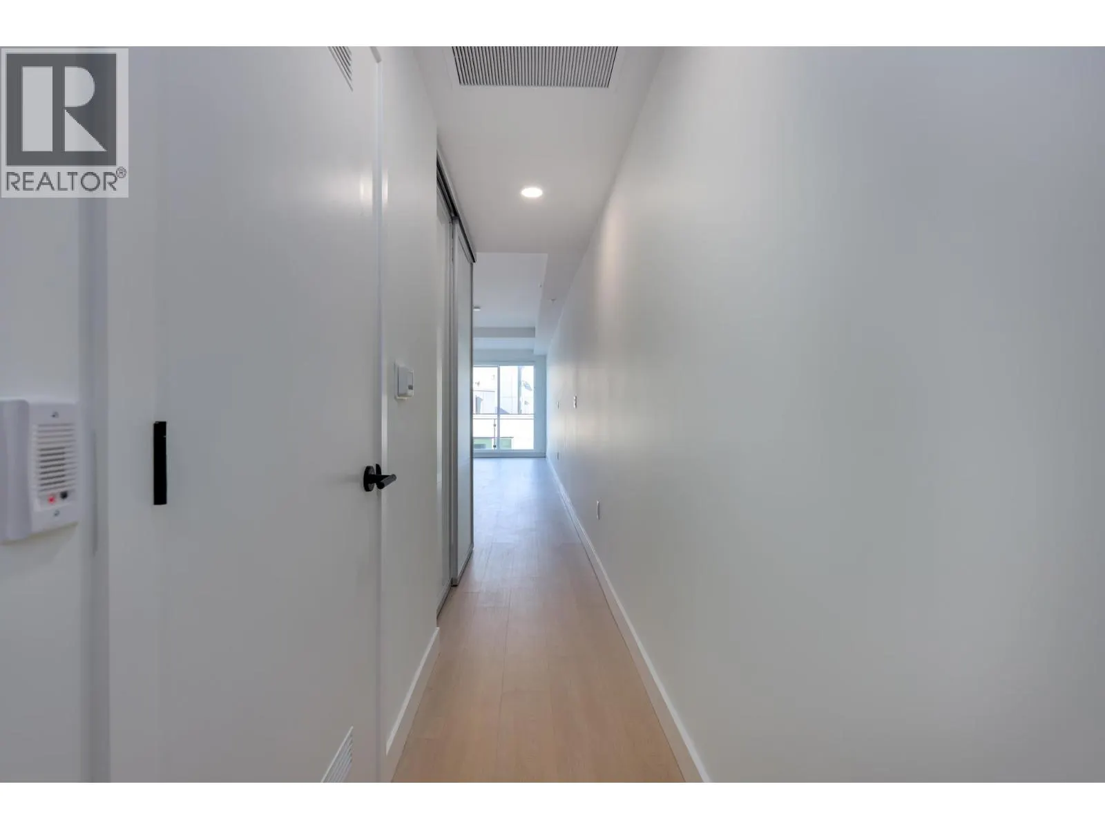 564 422 E 3RD STREET