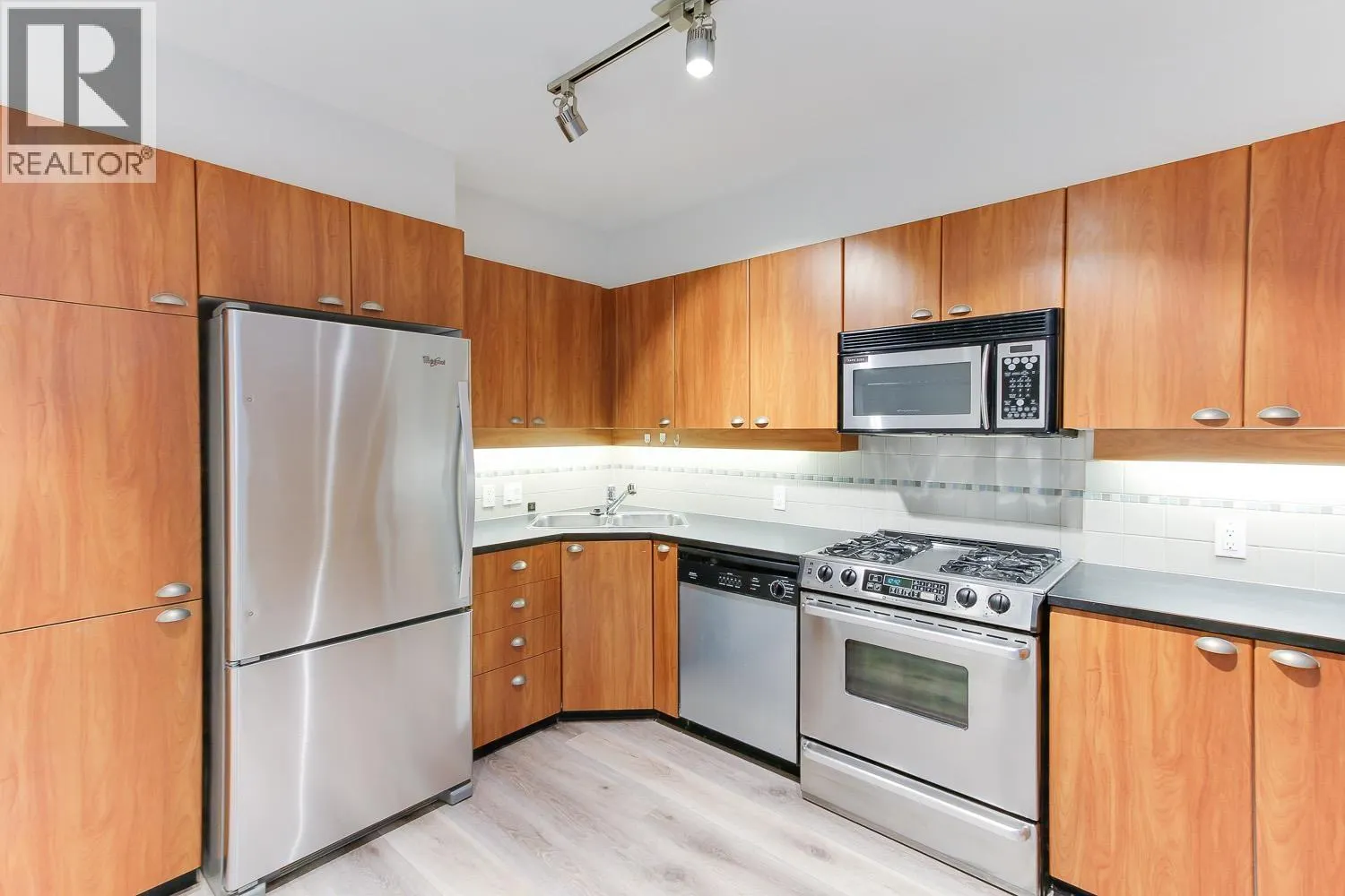 1432 W HASTINGS STREET