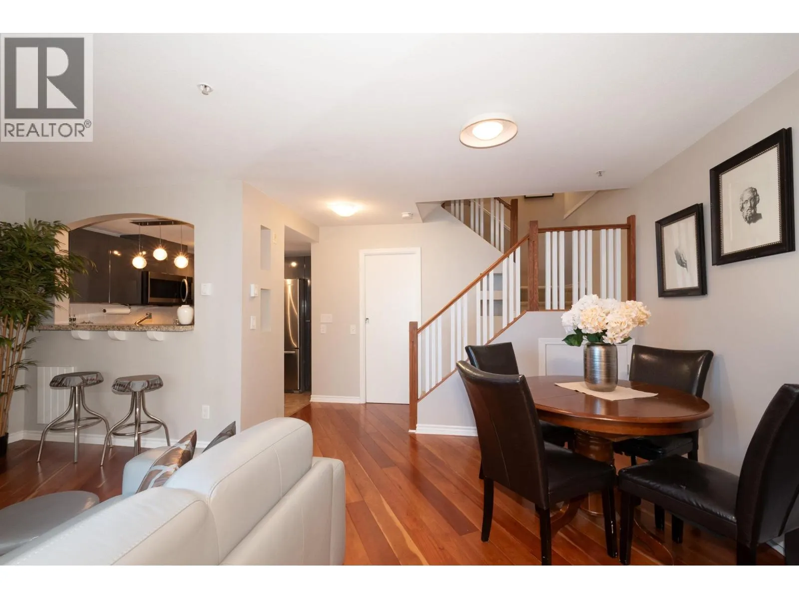 6 1015 LYNN VALLEY ROAD