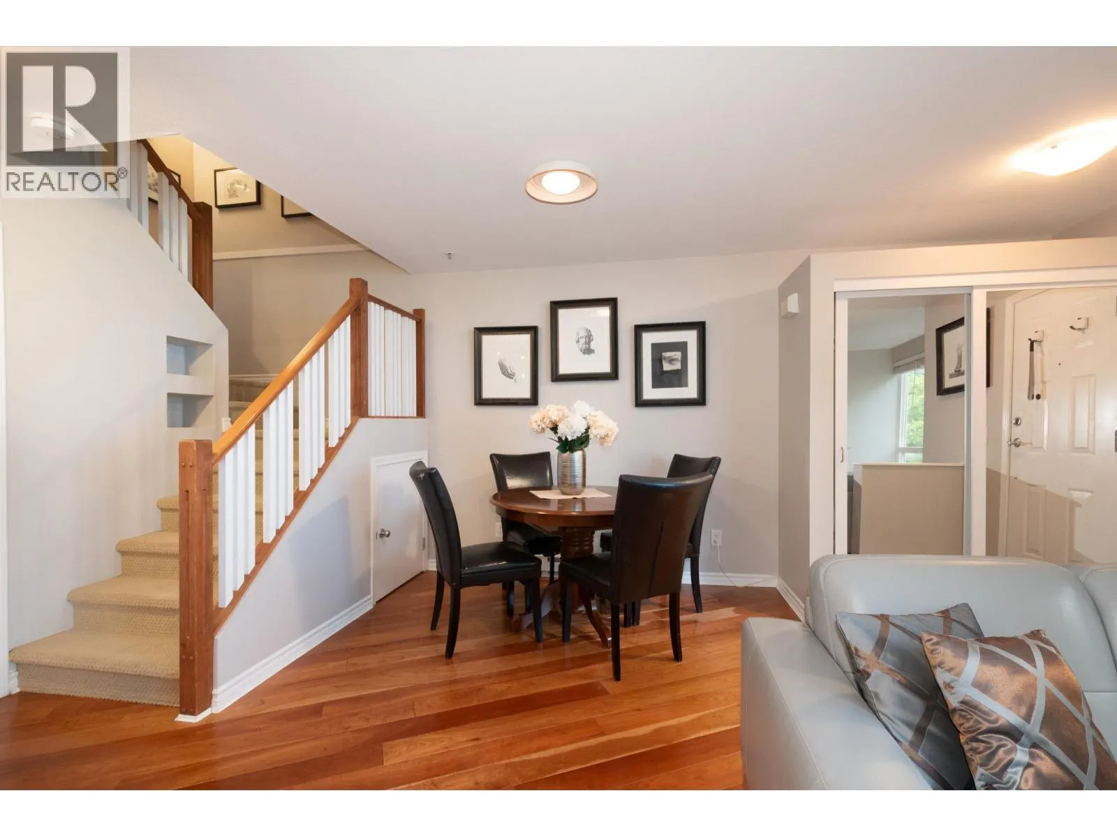 6 1015 LYNN VALLEY ROAD