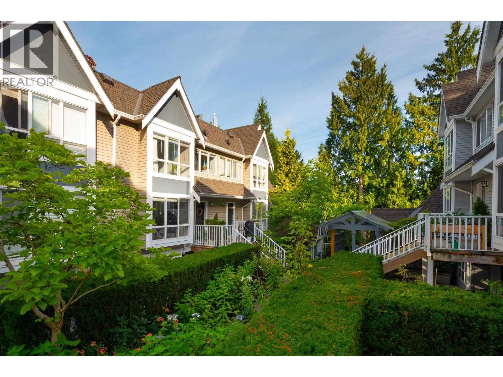 6 1015 LYNN VALLEY ROAD
