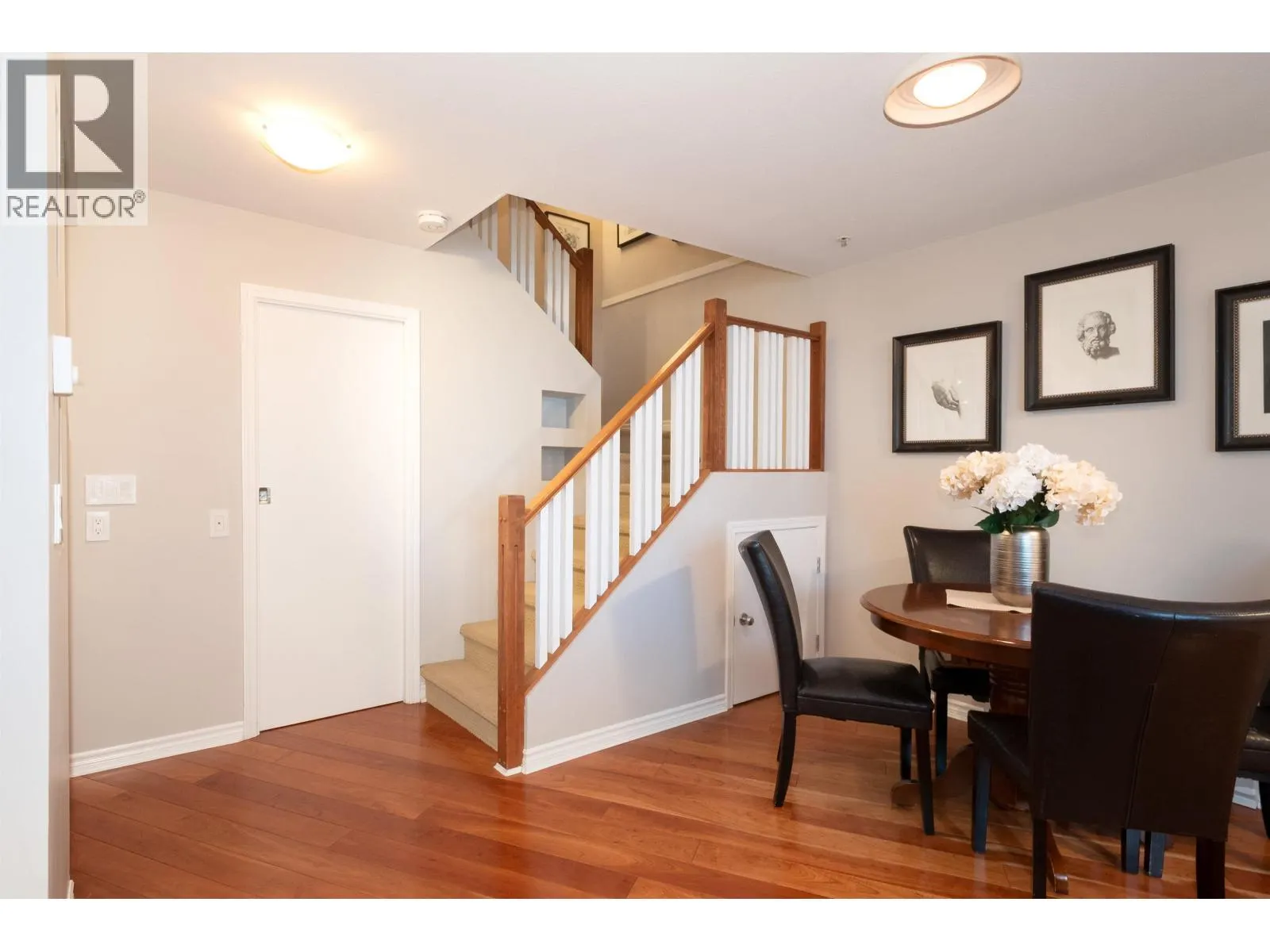 6 1015 LYNN VALLEY ROAD