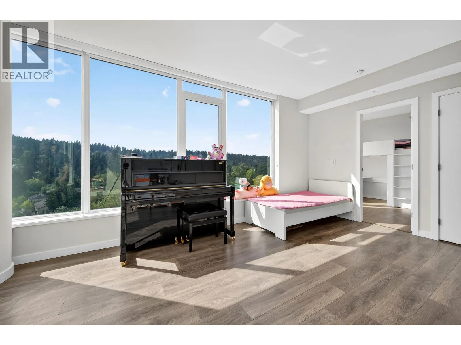1804 308 MORRISSEY ROAD