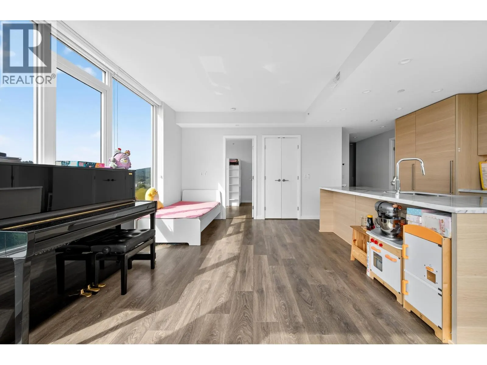 1804 308 MORRISSEY ROAD