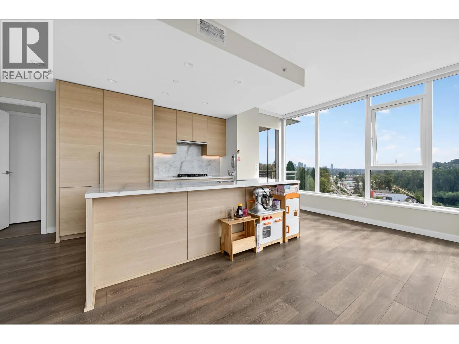 1804 308 MORRISSEY ROAD
