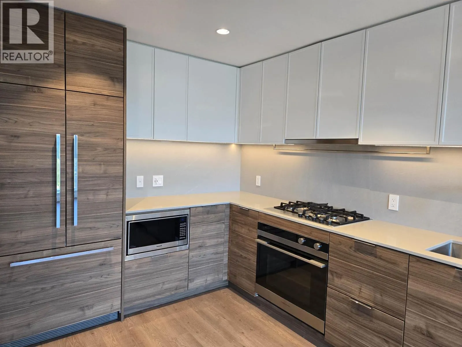 1508 1045 AUSTIN AVENUE