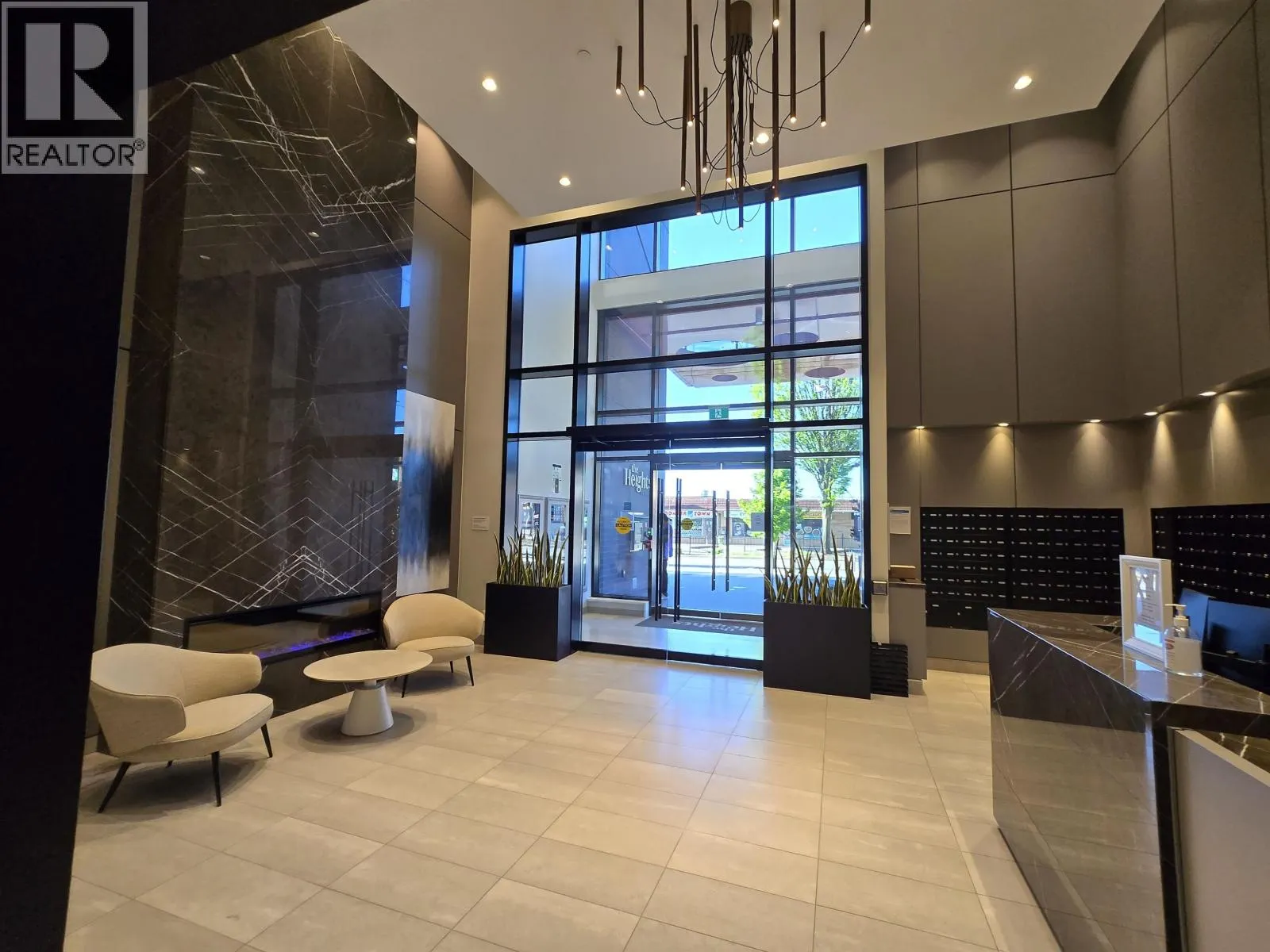1508 1045 AUSTIN AVENUE