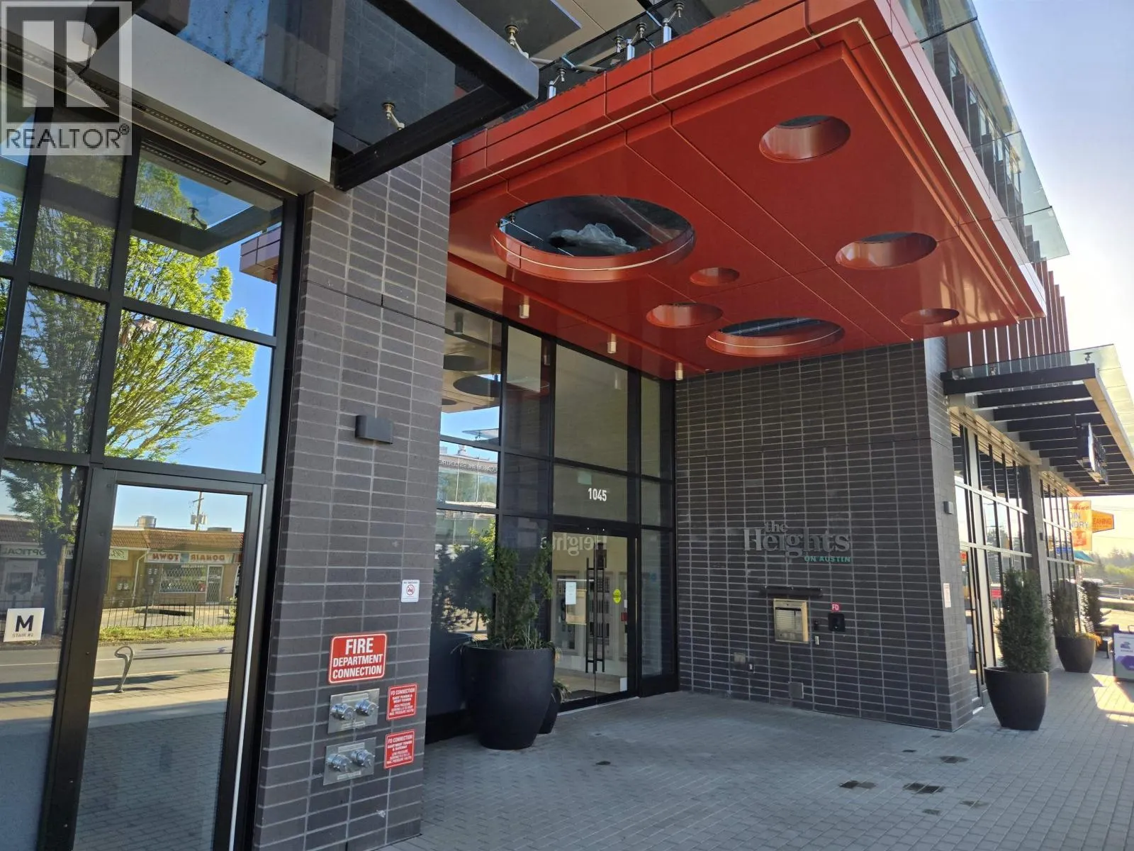 1508 1045 AUSTIN AVENUE