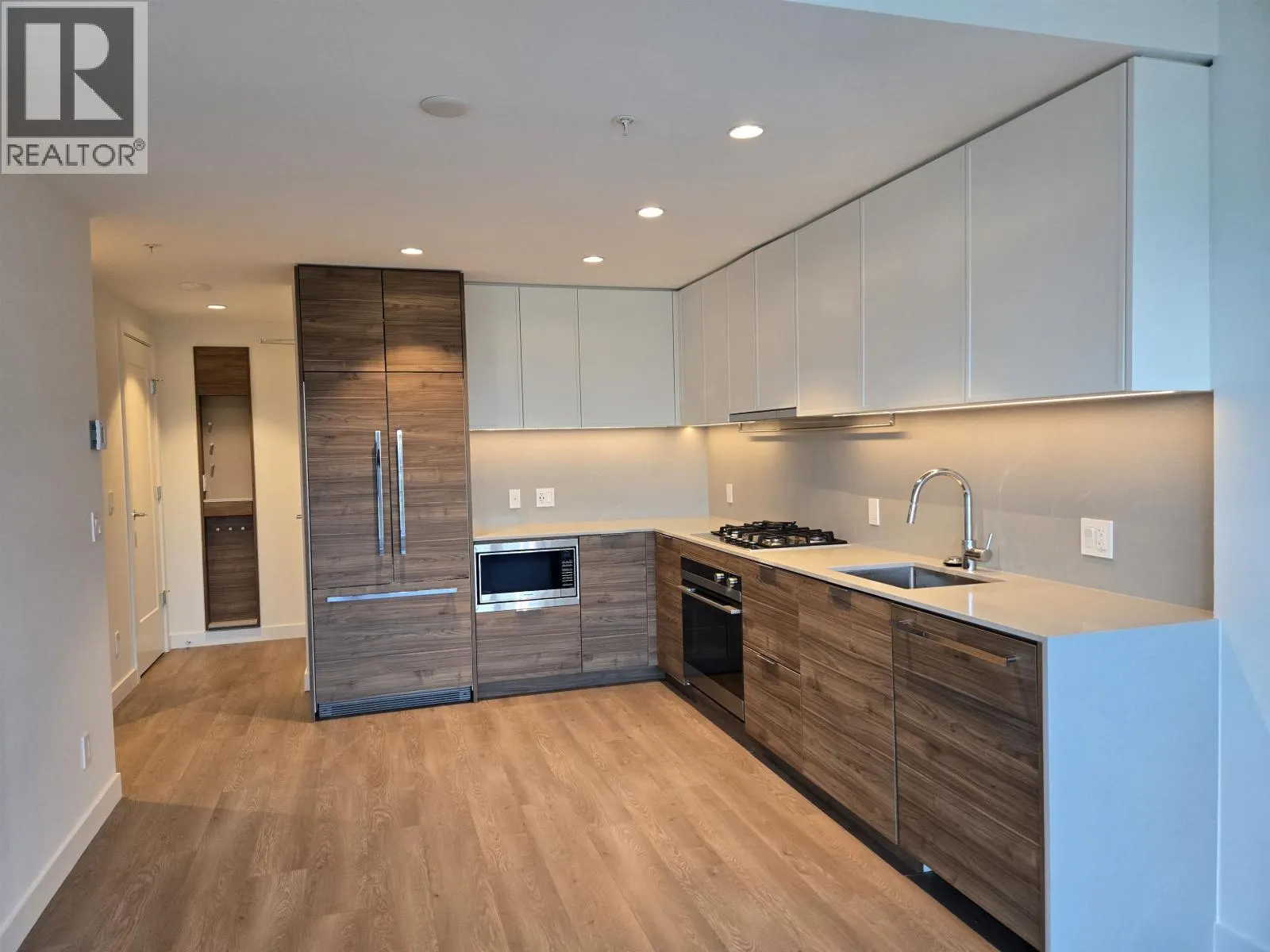 1508 1045 AUSTIN AVENUE