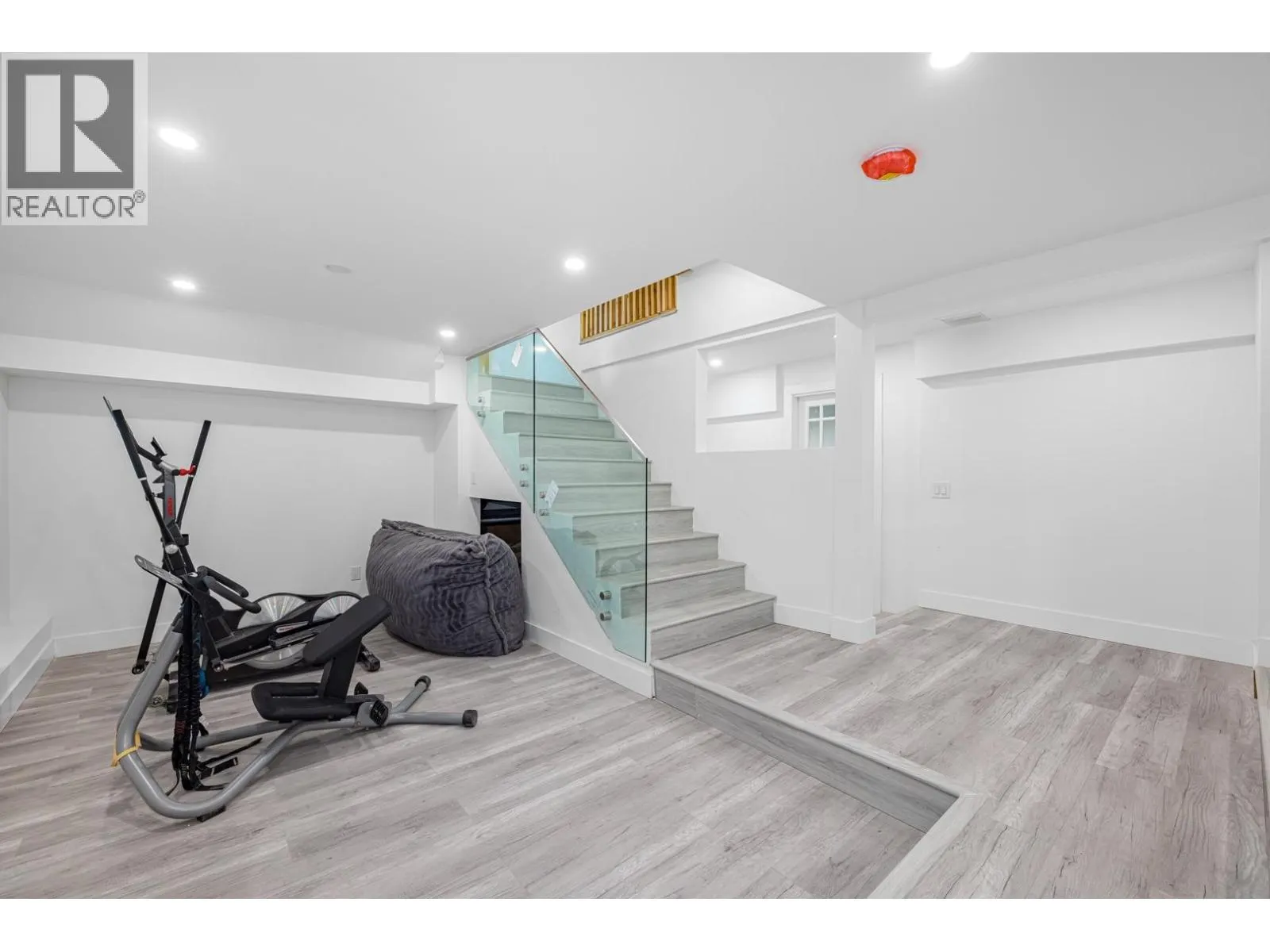 4621 CAULFEILD DRIVE