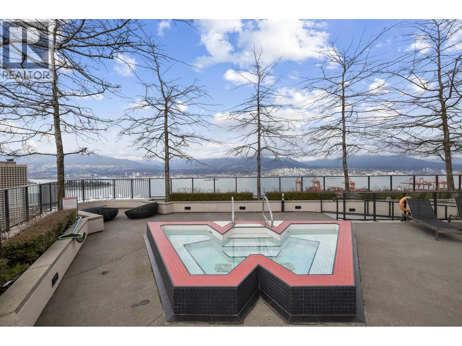 1407 108 W CORDOVA STREET