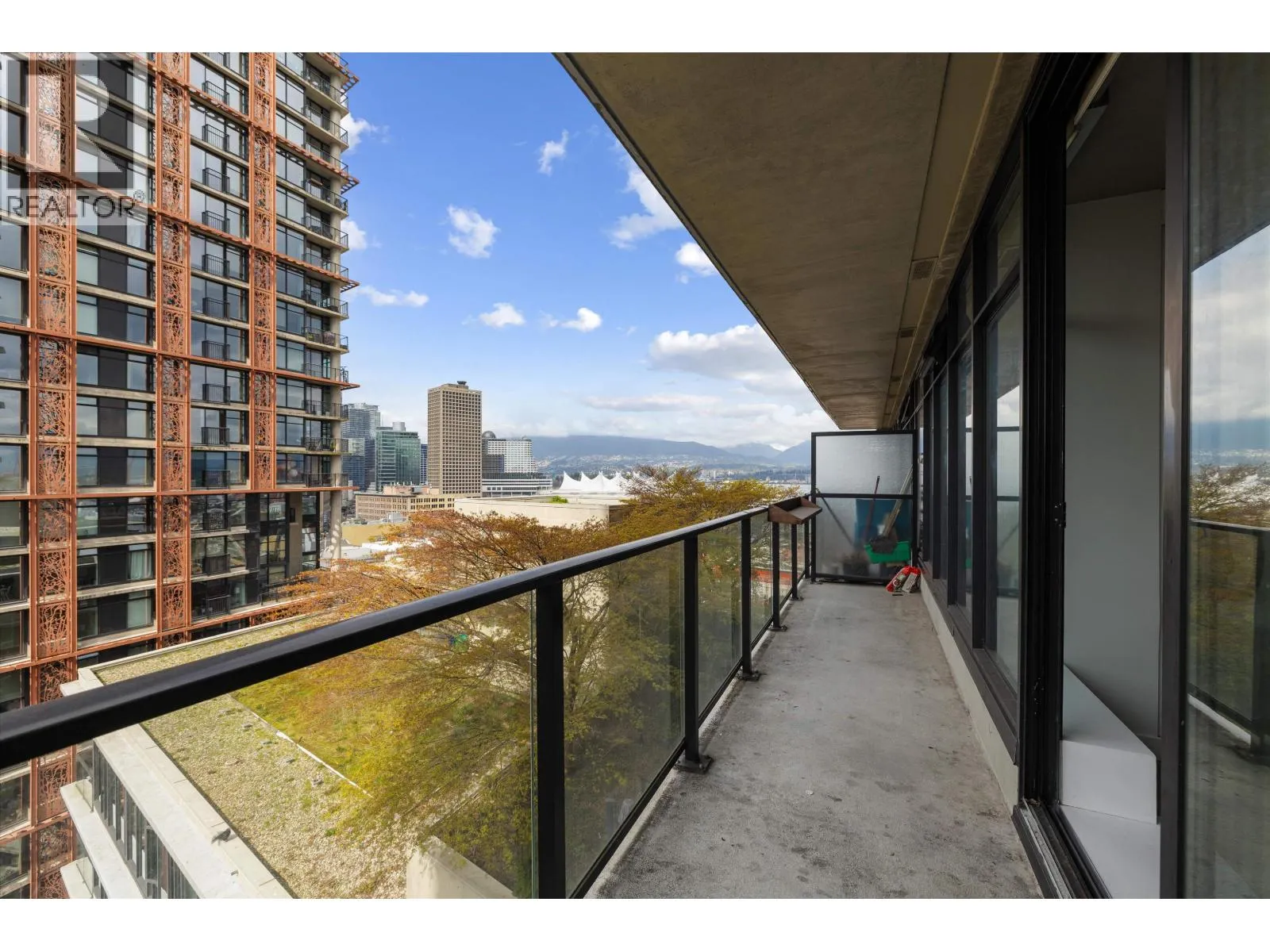 1407 108 W CORDOVA STREET