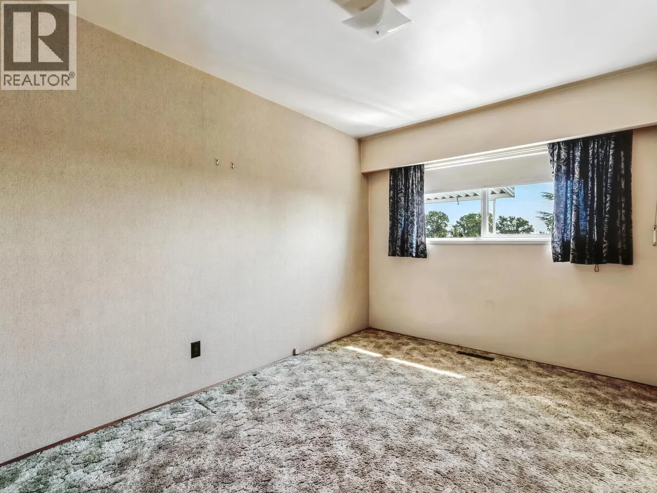 2354 HARRISON DRIVE