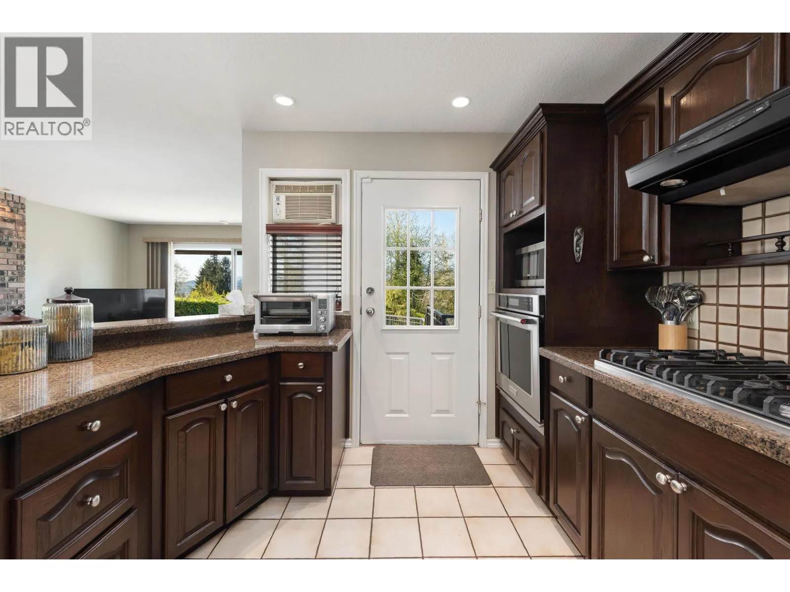 3173 LEEWARD COURT